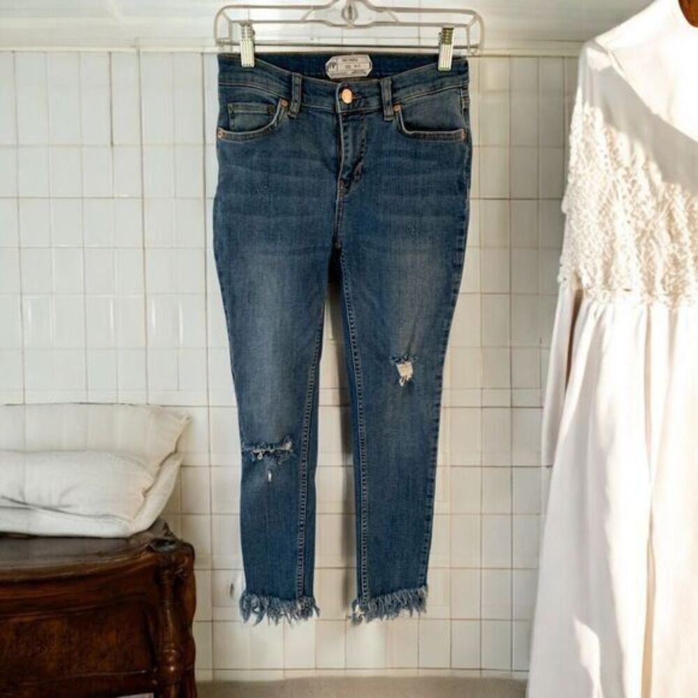 Free People Distressed Frayed Hem Skinny Jeans Medium‎ Wash W25